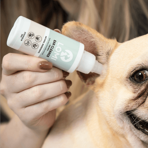 Natural ear cleaner for dogs and cats 